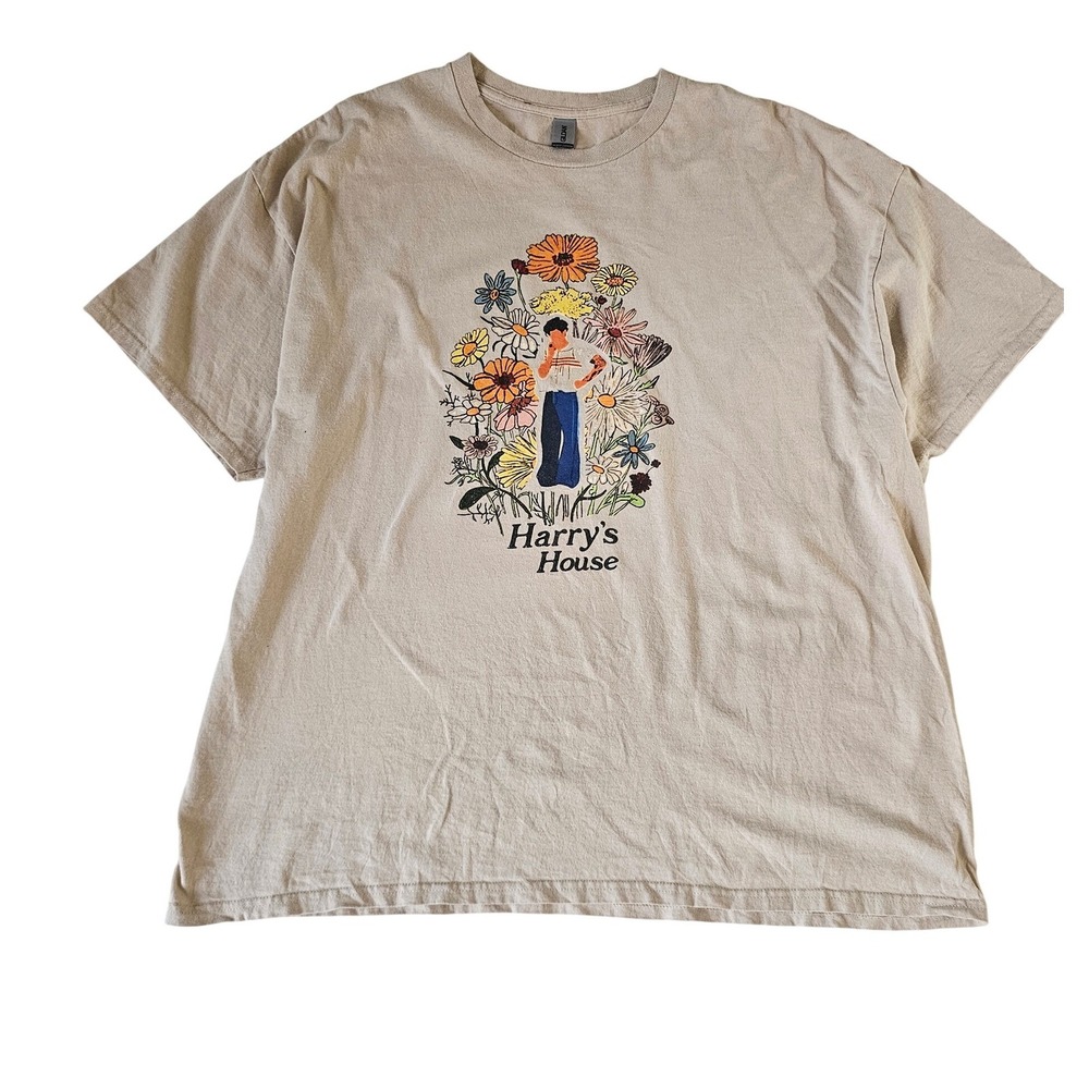 Gildan Cream Tee with Floral Graphic and Blue Jeans Illustration
